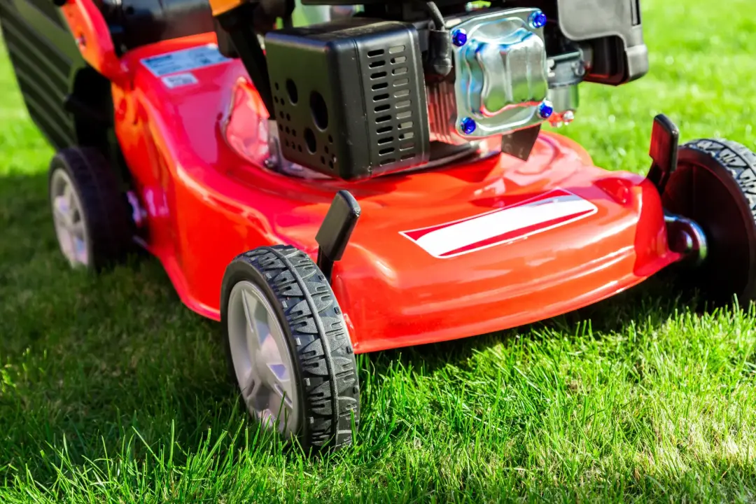 How to Know When Your Lawnmower Needs a Service