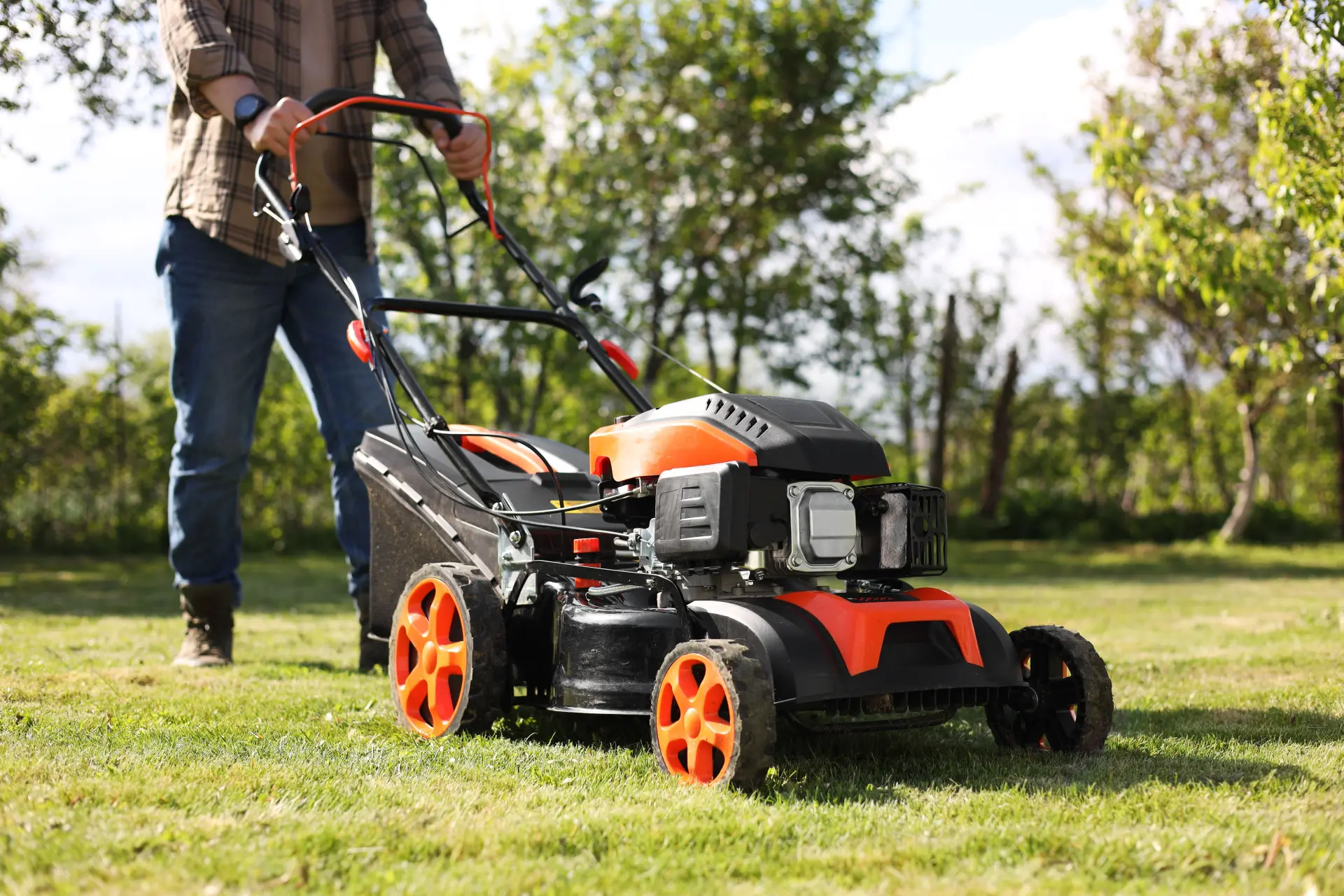 New Lawnmowers for Sale Northampton and Northamptonshire