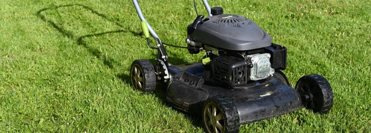 How Long Should A Lawn Mower Engine Last?
